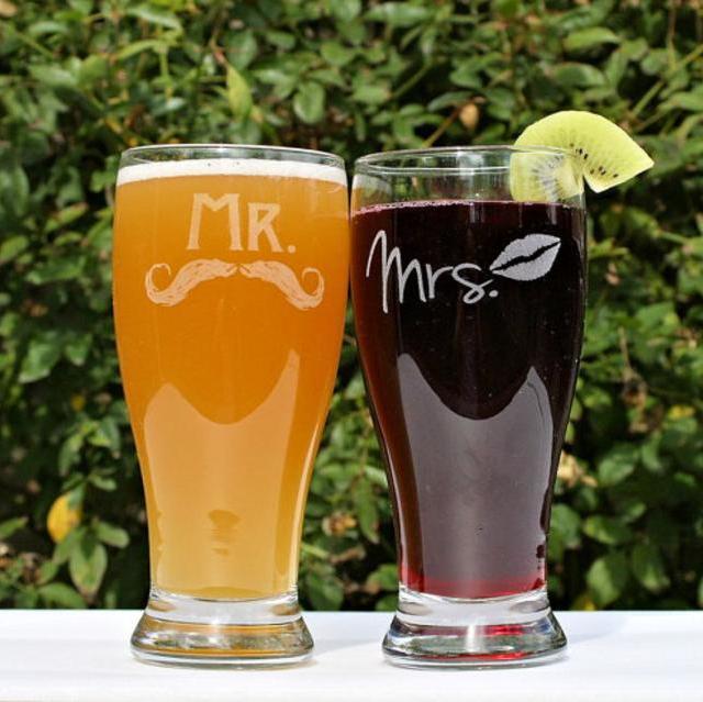 Mr and Mrs Glasses, Mr and Mrs Mugs, Wedding Gift, Anniversary Gift, Mr and Mrs Cups, Couples Gift, Newlywed Gift, Mr and Mrs Wedding Gift