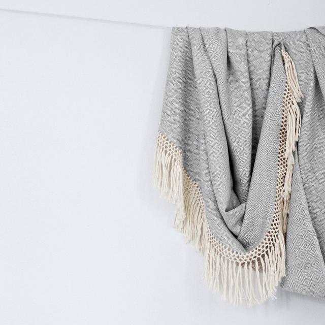 Diamanta Throw - Dove Grey