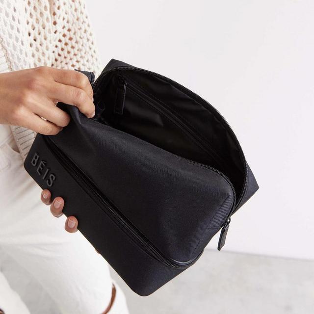 Travel makeup organizer