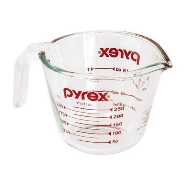 Pyrex measuring jar (warehouse/kmart)