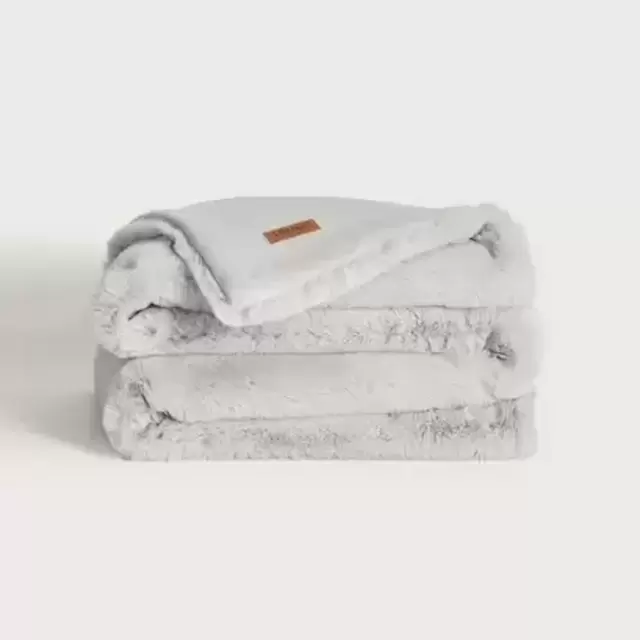 Marshmallow - emerald kitten/silver fox/snow white