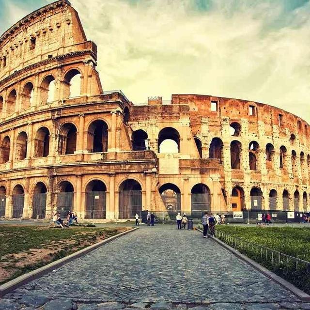 Italy: Colesseum Guided Tour