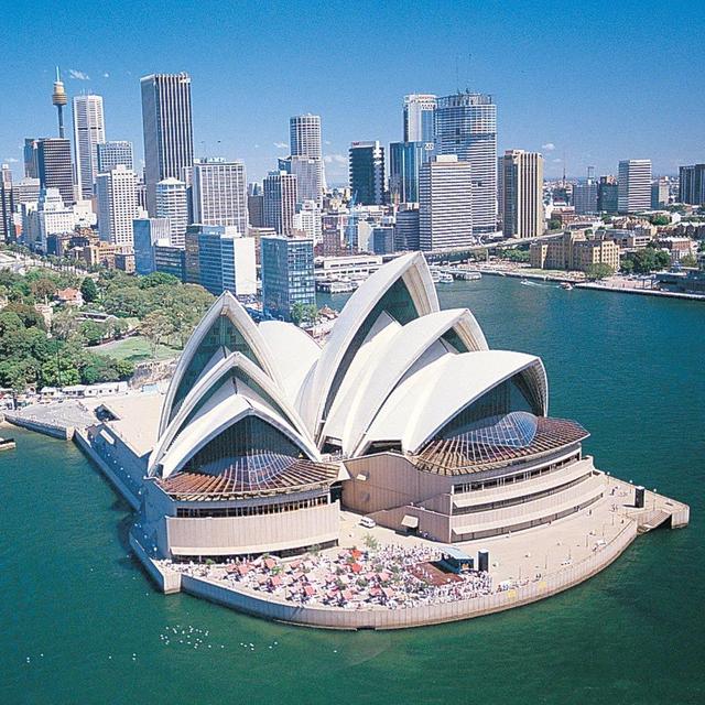 Hotel Night in Sydney