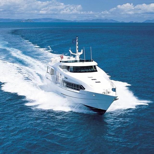 Yacht Transfer to Hayman Island