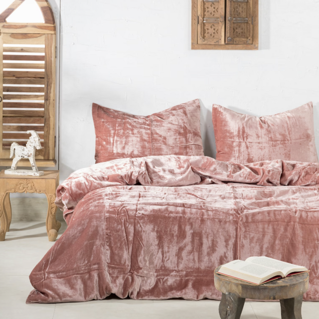 Velvet bedding