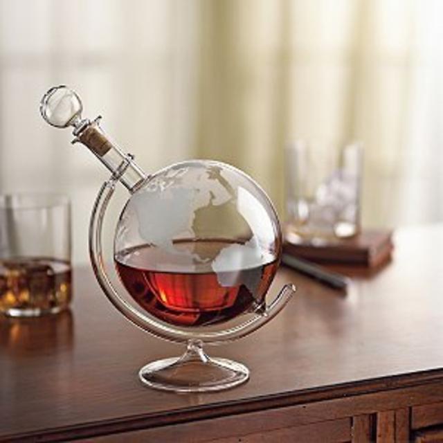 Wine Enthusiast Etched Globe Spirits Decanter