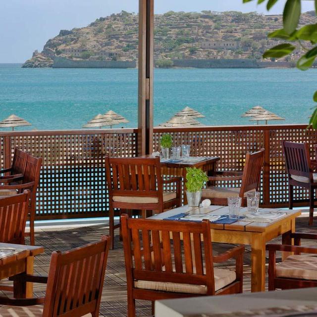 Dinner at Isola Crete