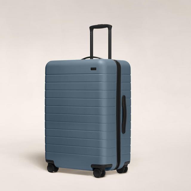 Away • The Medium Suitcase