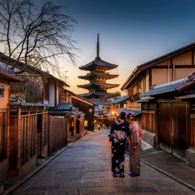Historical Walking Tour in Kyoto