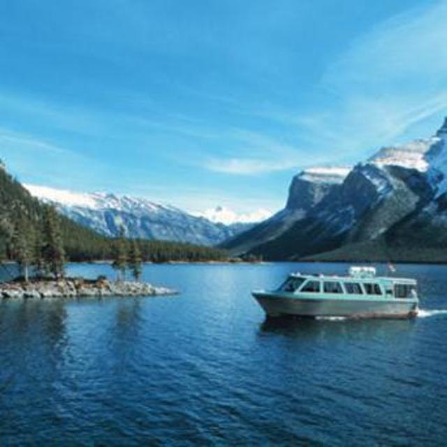 Boat Tour of Lake Minnewanka
