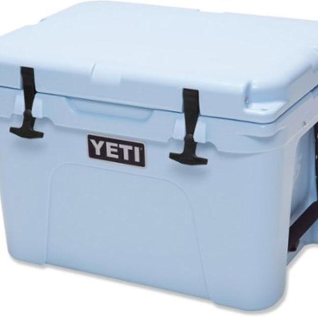 YETI	 Tundra 35 Cooler