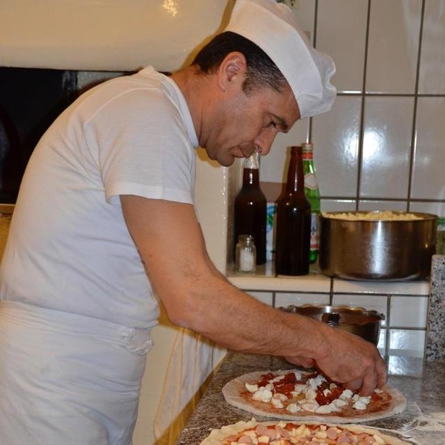 Honeymooning in Italy - Pizza Cooking Class