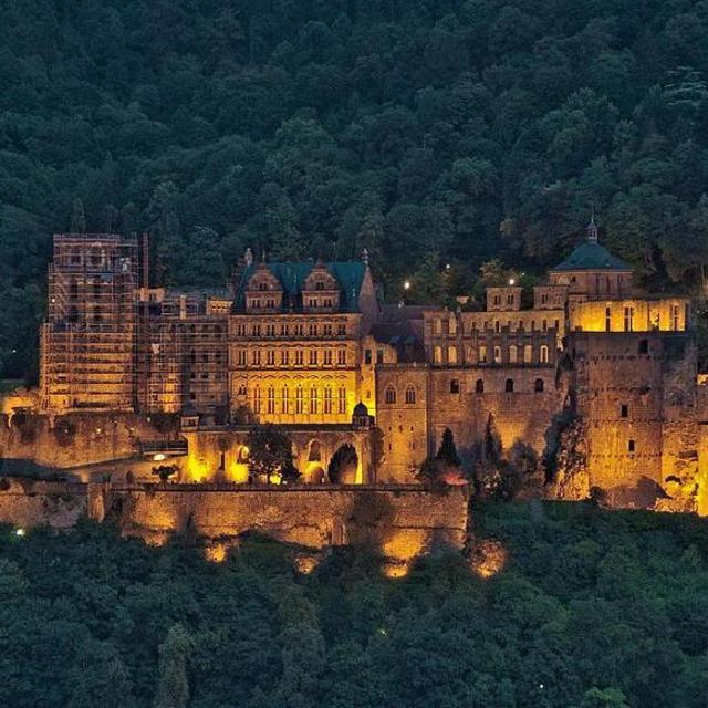 Train to Heidelberg Castle