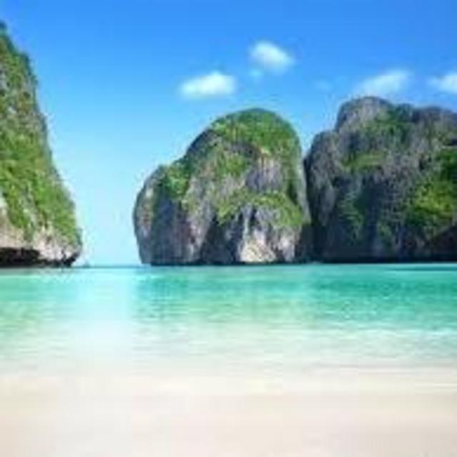 Snorkeling for two at Phi Phi Islands