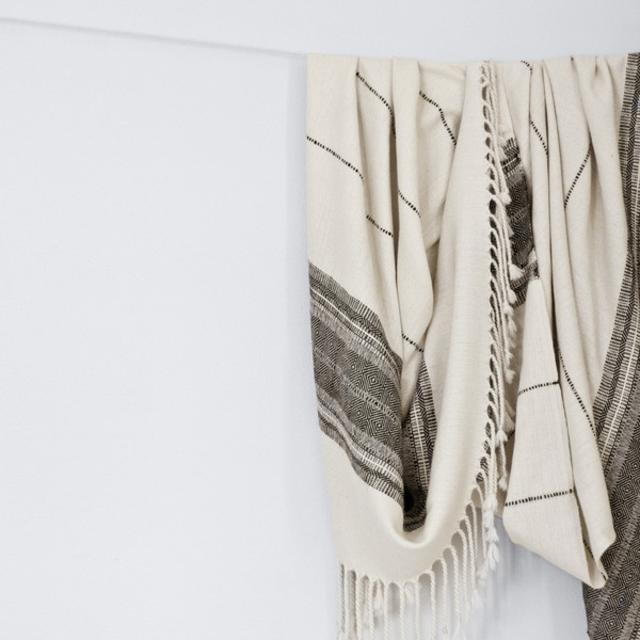 La Brisa Throw