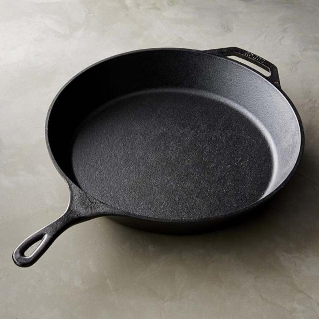 Lodge Cast-Iron Round Fry Pan - 15"