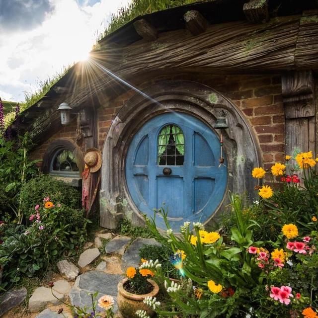 LOTR Hobbiton Set Tour on Our Honeymoon