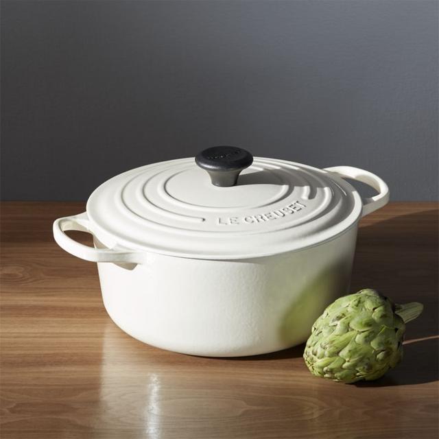 Le Creuset ® Signature 5.5 qt. Round Cream French Oven with Lid