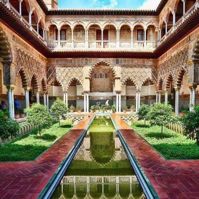 Visit to Royal Alcázar Palace in Seville, Spain