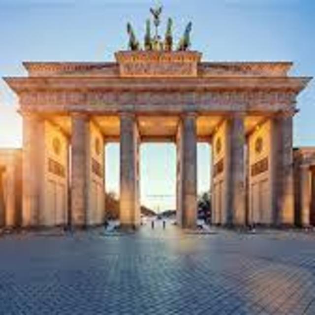 Honeymoon - Berlin Tour