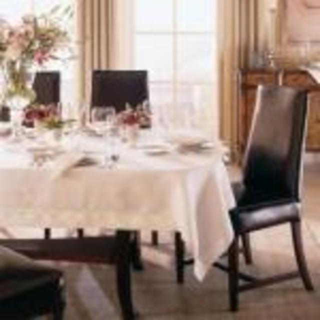 Sferra Classico White Round Placemat- LV Harkness & Company