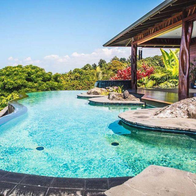 Hawaii Airbnb Stays