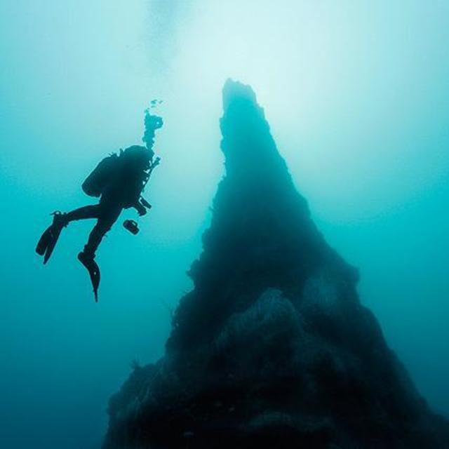 Dry Suit Dives at Strytan Lava Chimneys for 2