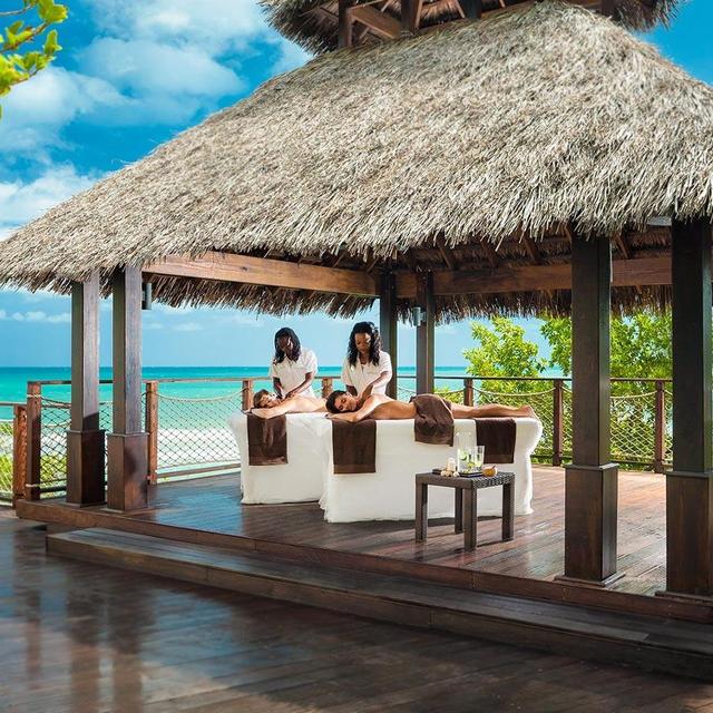 60-Minute 'Scents of Love' Couples Massage