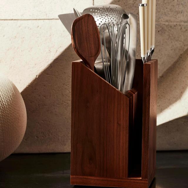 The Iconics: Your Kitchen's Must-Haves • Walnut / Almost Black