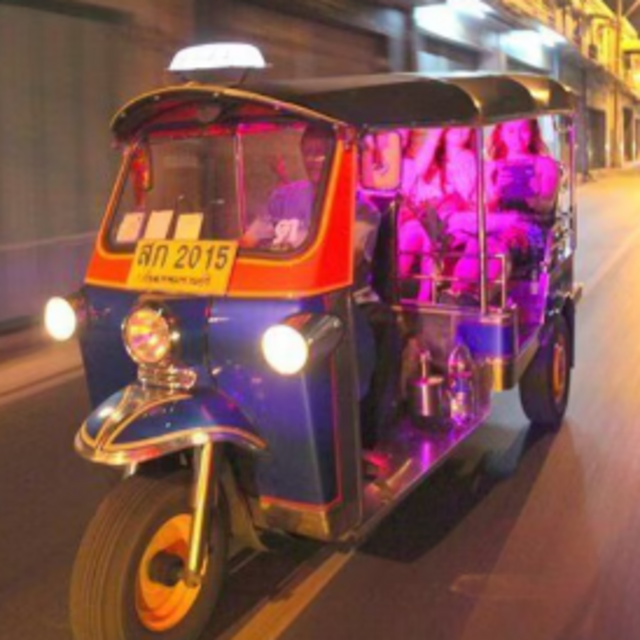 Bangkok by Night: Temples, Markets and Food Tuk-Tuk Tour