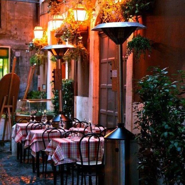 Romantic Dining in Rome