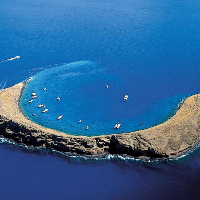Molokini Crater Snorkeling for Two in Maui