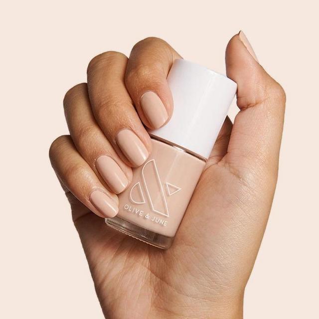 Bride's Manicure for the Wedding