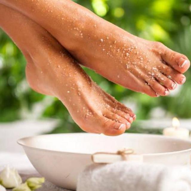 Bride's Pedicure for the Wedding