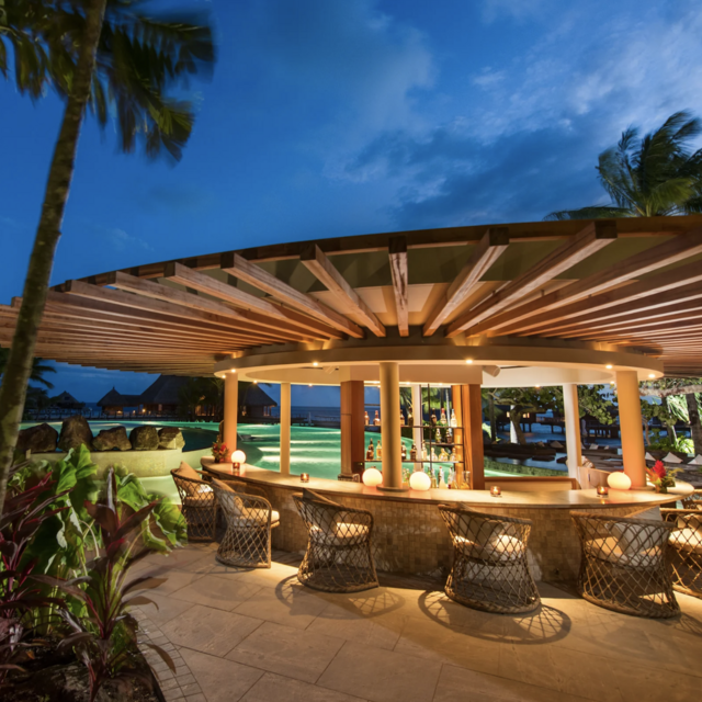Drinks at the Pool Bar