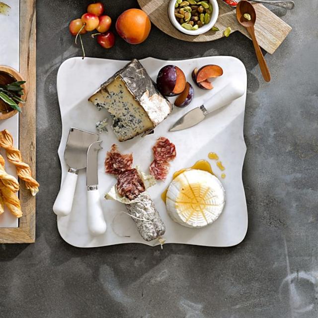 Scalloped White Marble Cheese Board