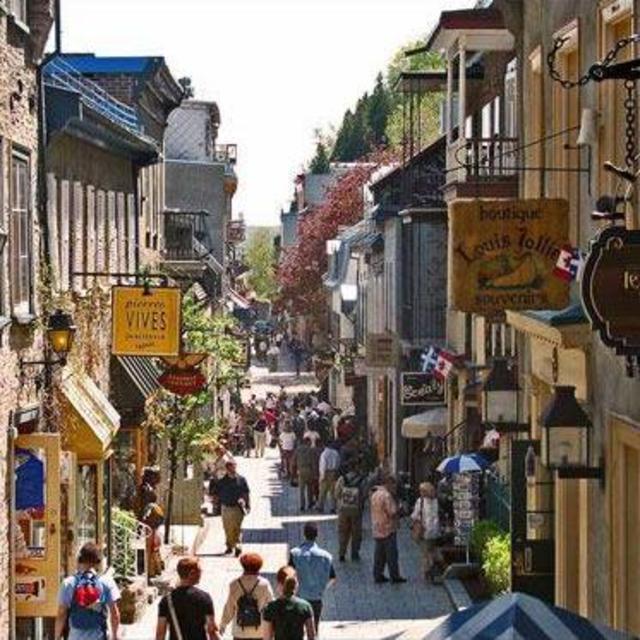Honeymoon Lunch for Two in Quebec City