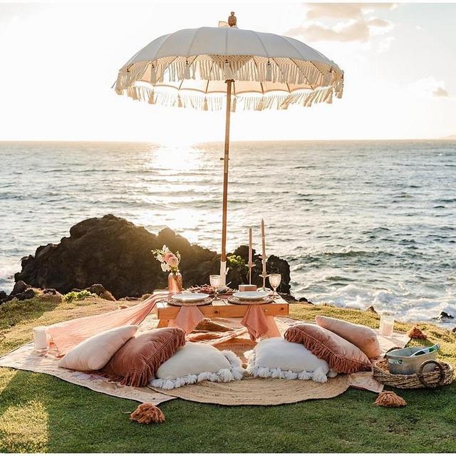 Romantic Beach Picnic Maui
