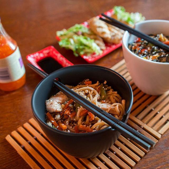 Noodle Soup Bowl Set - Two 20 oz Bowls with Spoons & Chopsticks for Serving Ramen Pho Udon Noodles Rice Curry Japanese Asian Thai - Ceramic & Bamboo - Microwave & Dishwasher Safe