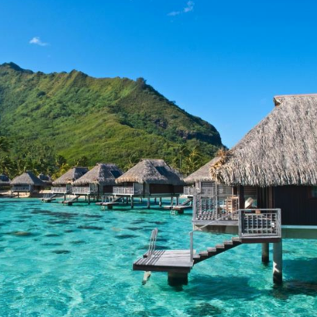 5 nights in Moorea (Tahiti) in over water bungalow
