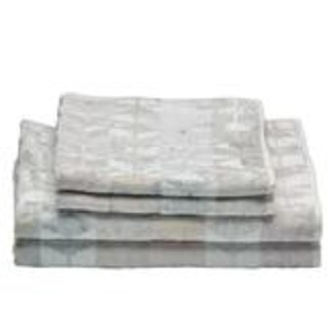 Aura Bath Towel Bathroom Makeover Set
