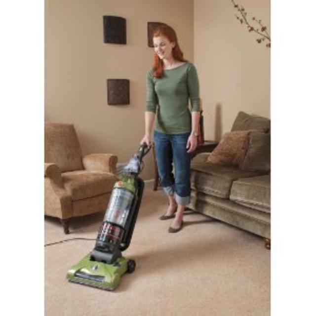 Hoover WindTunnel T-Series Rewind Plus Bagless Upright, UH70120