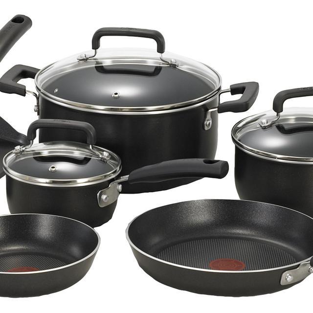T-fal C530SC Signature Nonstick Expert Thermo-Spot Heat Indicator Dishwasher Safe Cookware Set, 12-Piece, Black