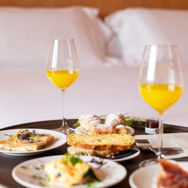 Honeymoon Room Service