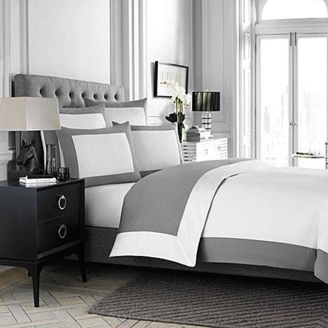 Wamsutta Hotel MICRO COTTON Reversible Full/Queen Duvet Cover In White/Charcoal
