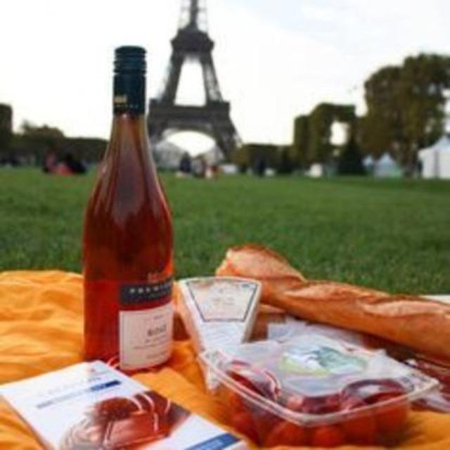 Picnic @The Eiffel Tower