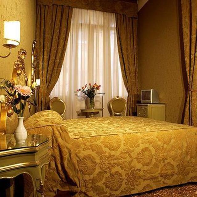 Hotel Al Ponte Mocenigo in Venice (Night 10)