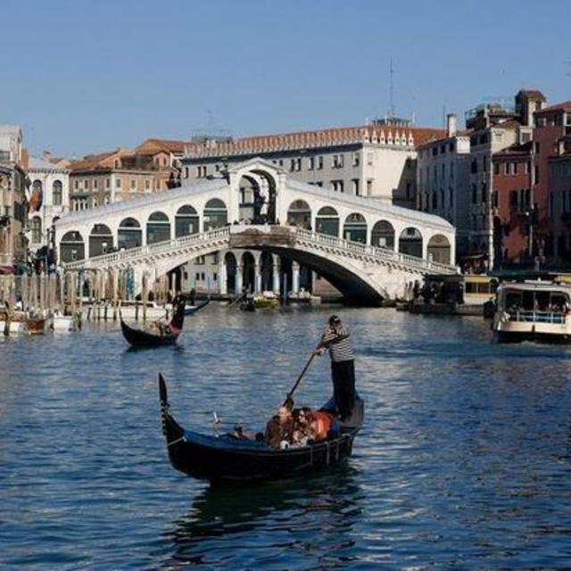 Gondola Ride & Dinner in Venice