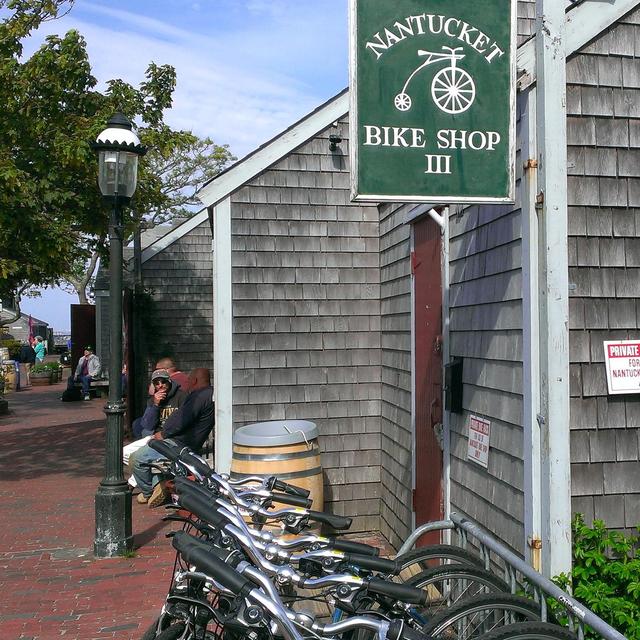 Nantucket bike rental to explore town