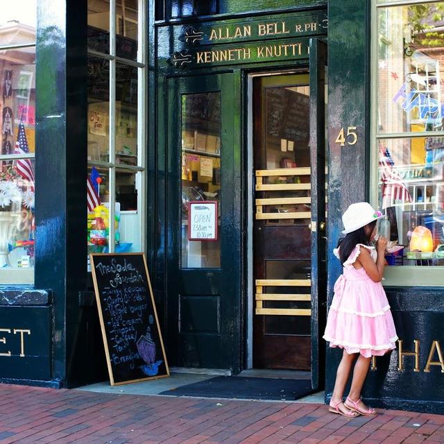 Lunch at the Nantucket Pharmacy